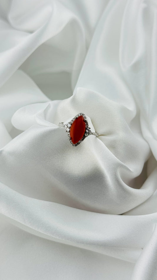 Anillo en plata italiana 925 con cornalina y circonias