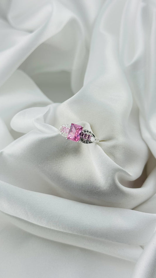 Anillo en plata italiana 925 con circonia rosa rectangular