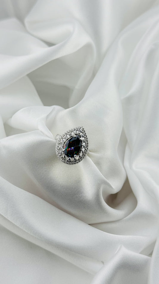 Anillo lágrima negro tornasol con doble halo en plata italiana 925