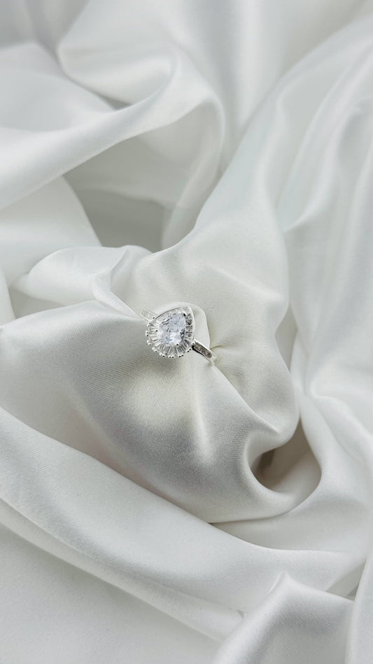 Anillo lágrima circonia blanca en plata italiana 925