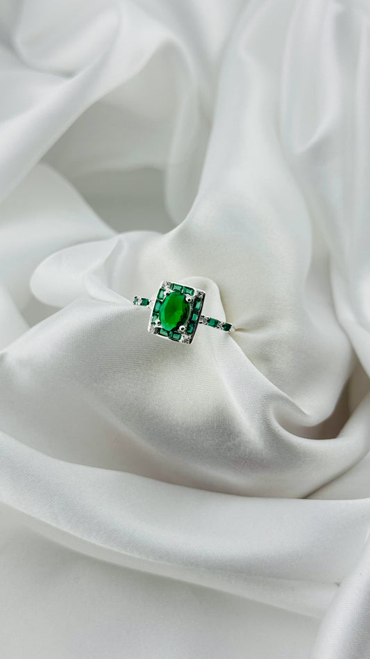 Anillo en plata italiana 925 con piedra verde esmeralda