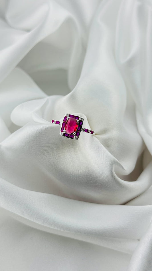 Anillo en plata italiana 925 con piedra fucsia