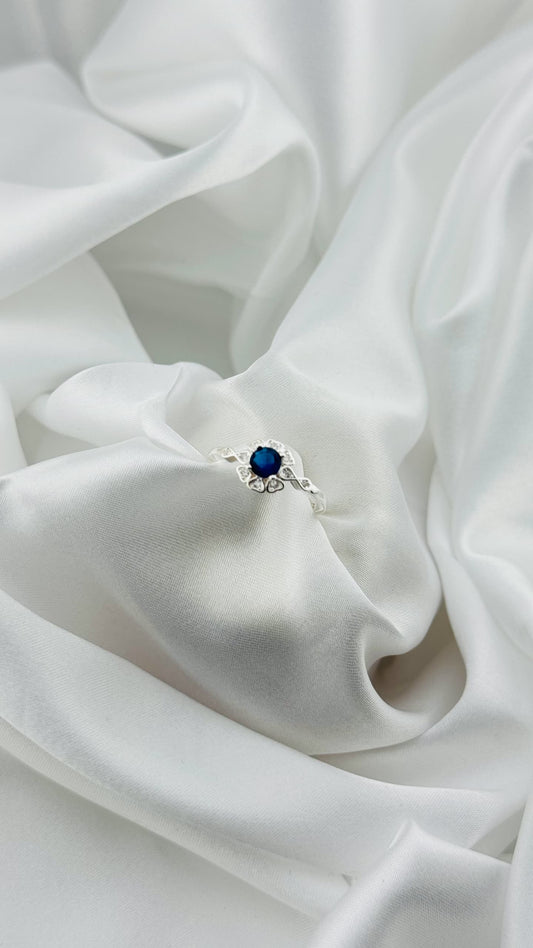 Anillo floral vintage con circonia azul en plata italiana 925