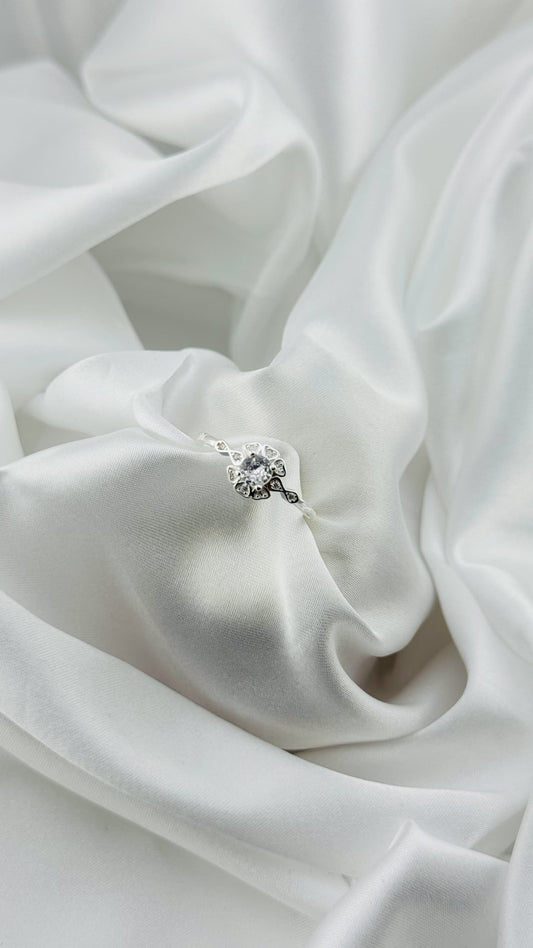 Anillo floral vintage con circonia central en plata italiana 925