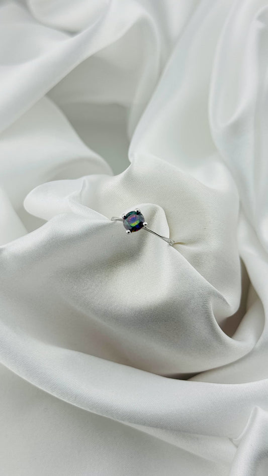 Anillo solitario con piedra tornasol en plata italiana 925