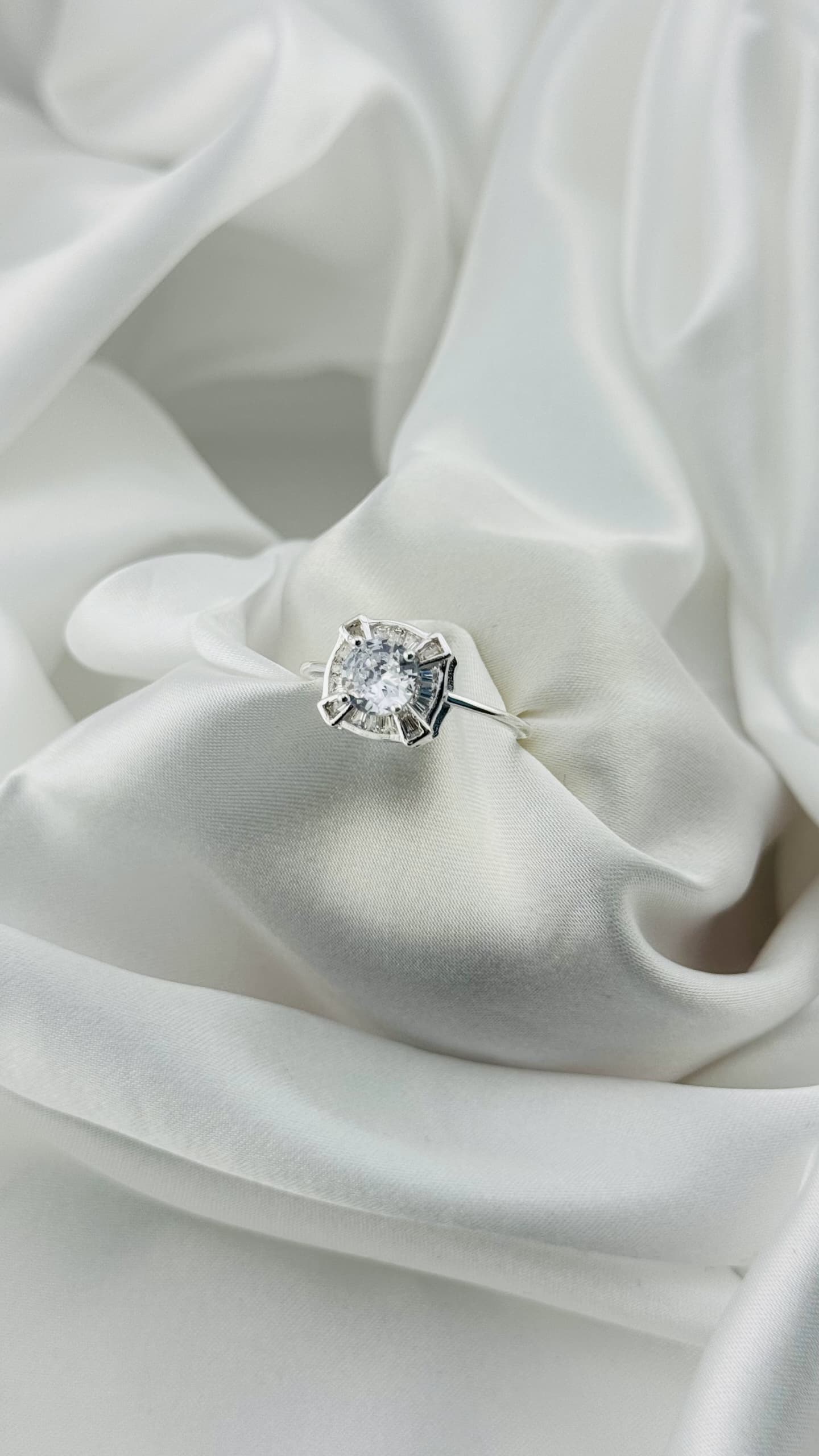 Anillo en plata italiana 925 con circonia blanca