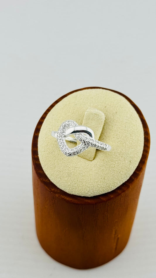 Anillo nudo del amor con circonias en plata italiana 925