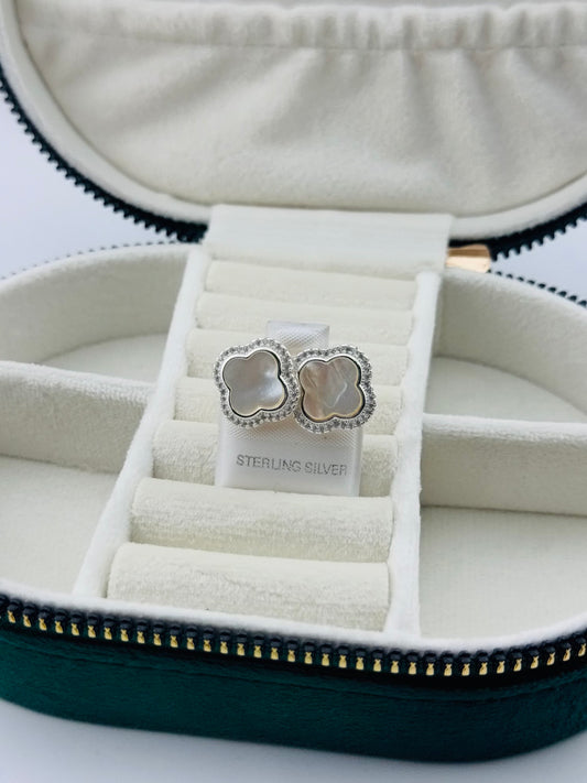 Aretes Trébol Nácar Luminoso – Plata 925