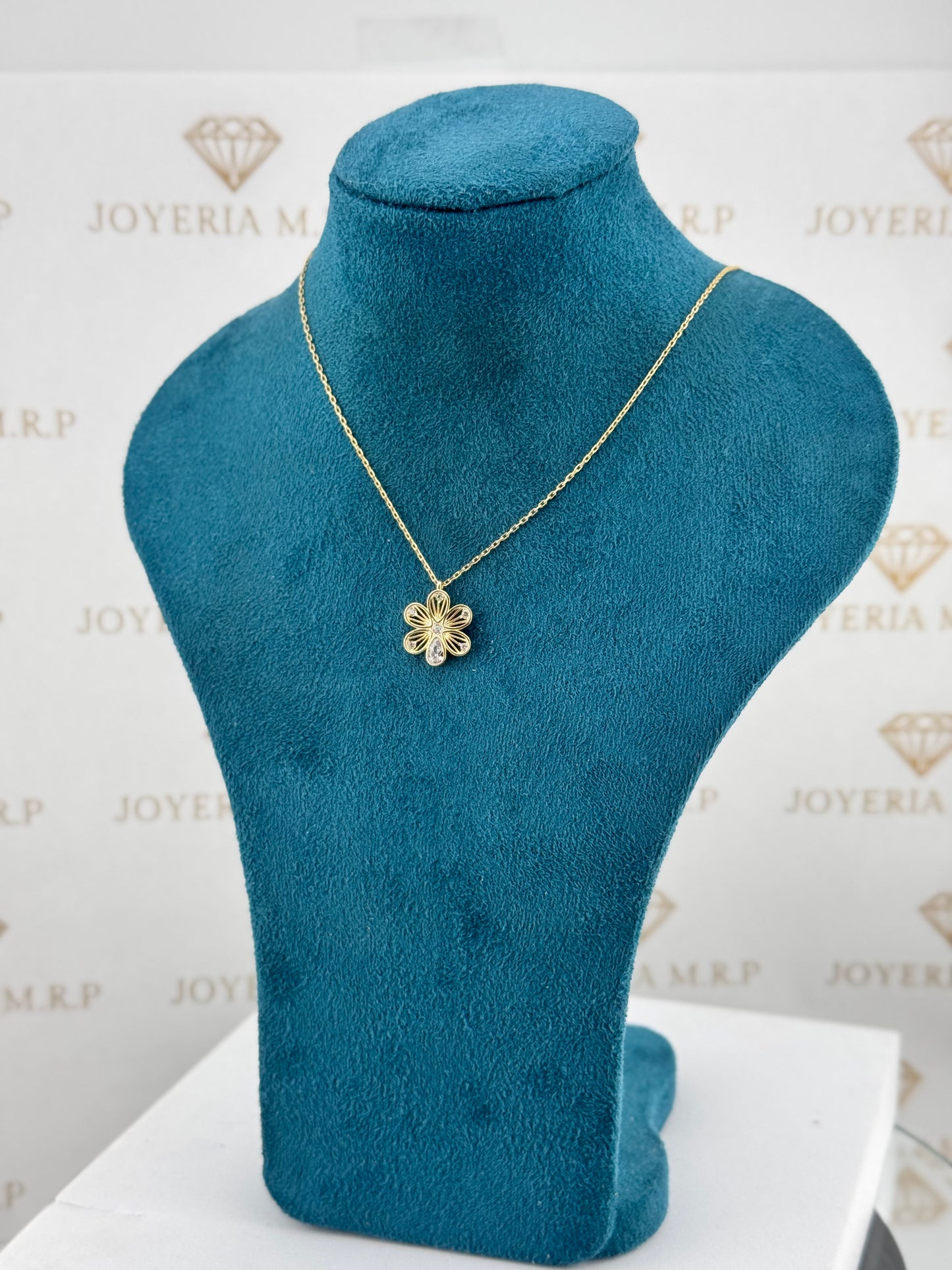 Gargantilla Flor Radiante – Plata 925 (Bañada en Oro o Rodio)