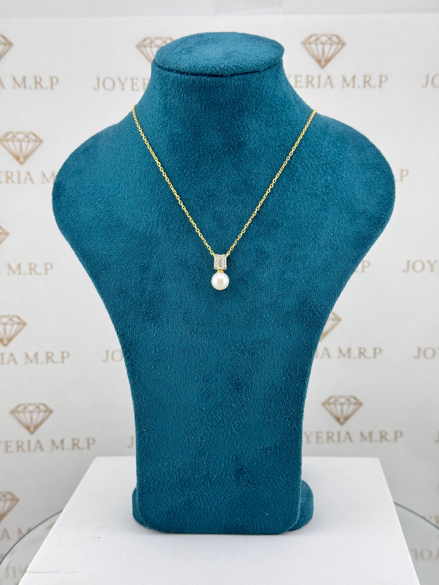 Gargantilla Perla Clásica Elegance – Plata 925 Bañada en Oro