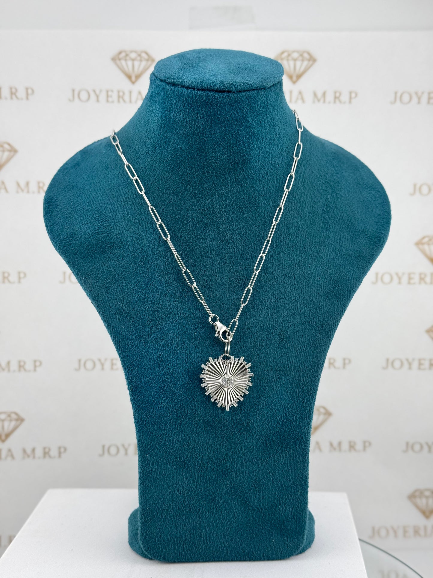 Gargantilla Paperclip con Dije Corazón Radiante – Plata 925 con Baño de Rodio o Oro