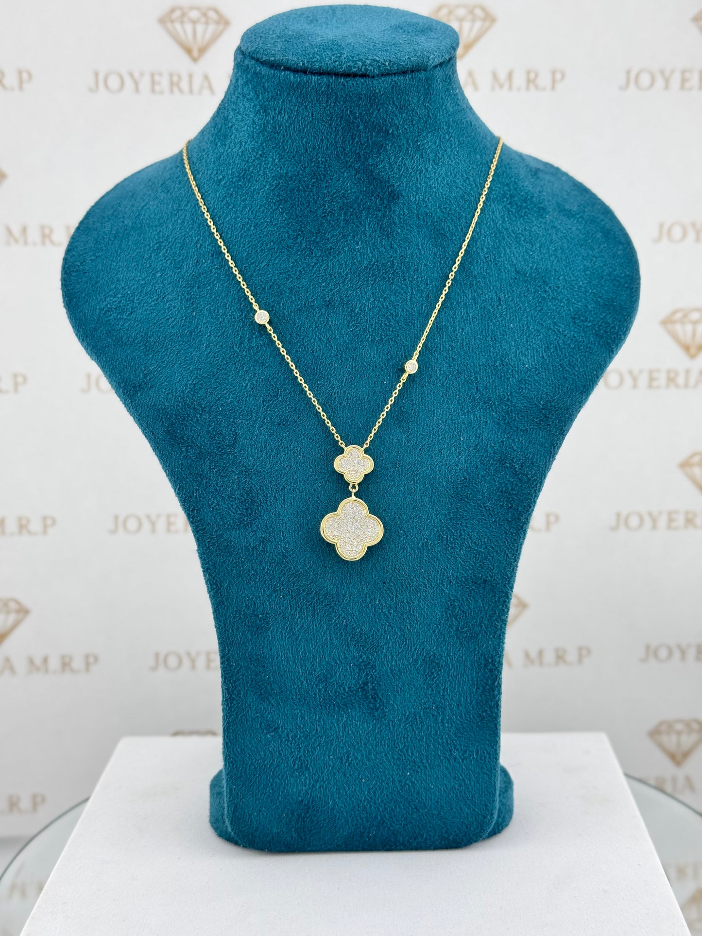 Gargantilla Doble Trébol Elegance – Plata 925 Bañada en Oro