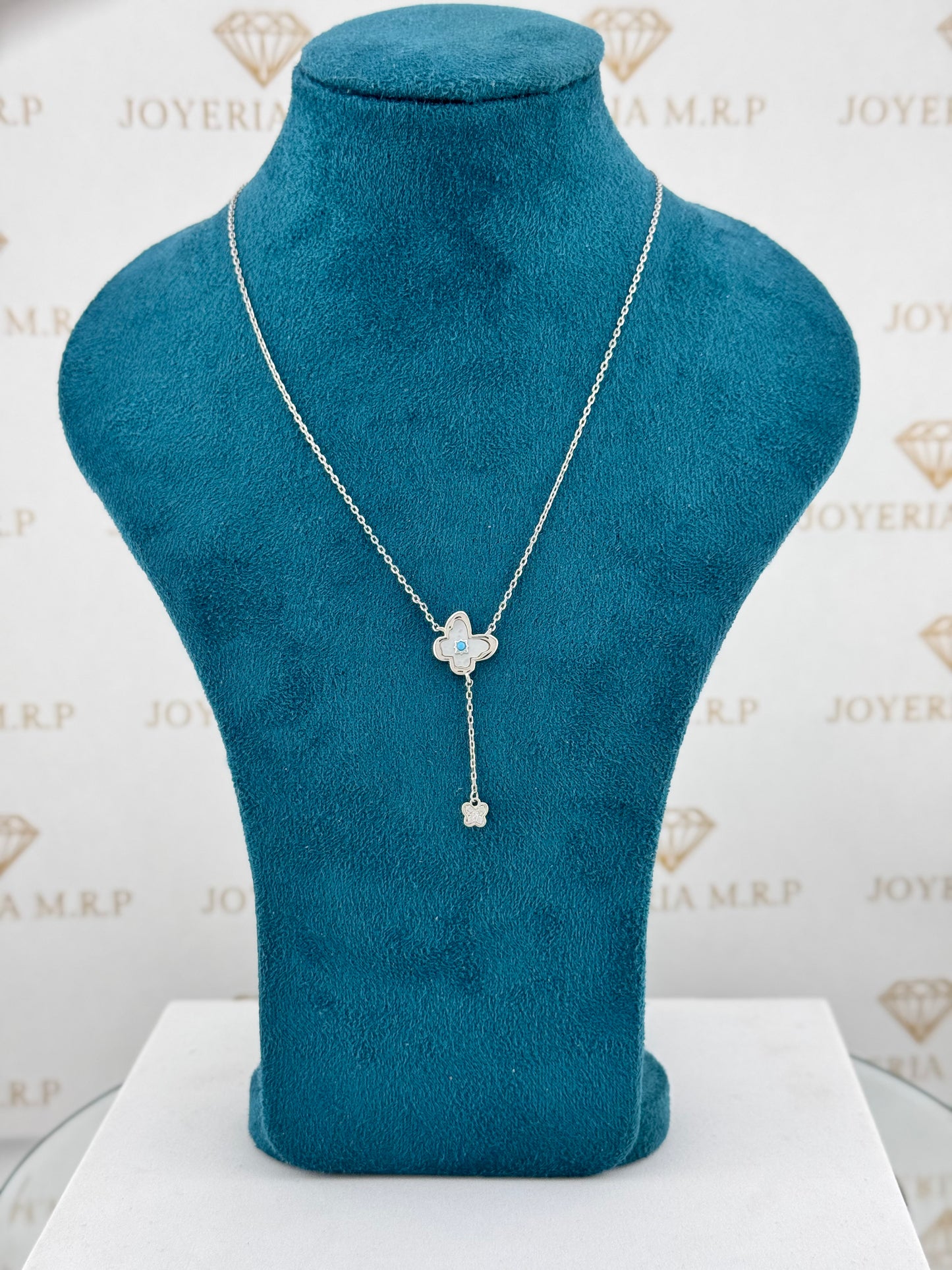 Gargantilla Mariposa Colgante Elegance – Plata 925 Bañada en Oro y Baño en Rodio