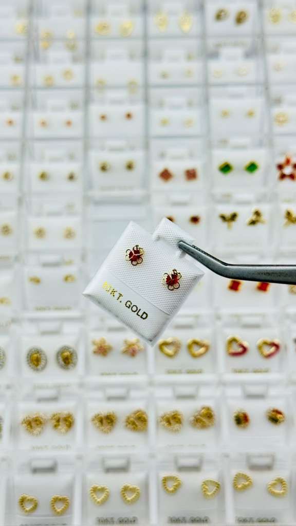 Aretes trébol de corazones en Oro 10K