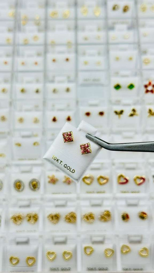 Aretes cuadrados con piedra rosada en Oro 10K