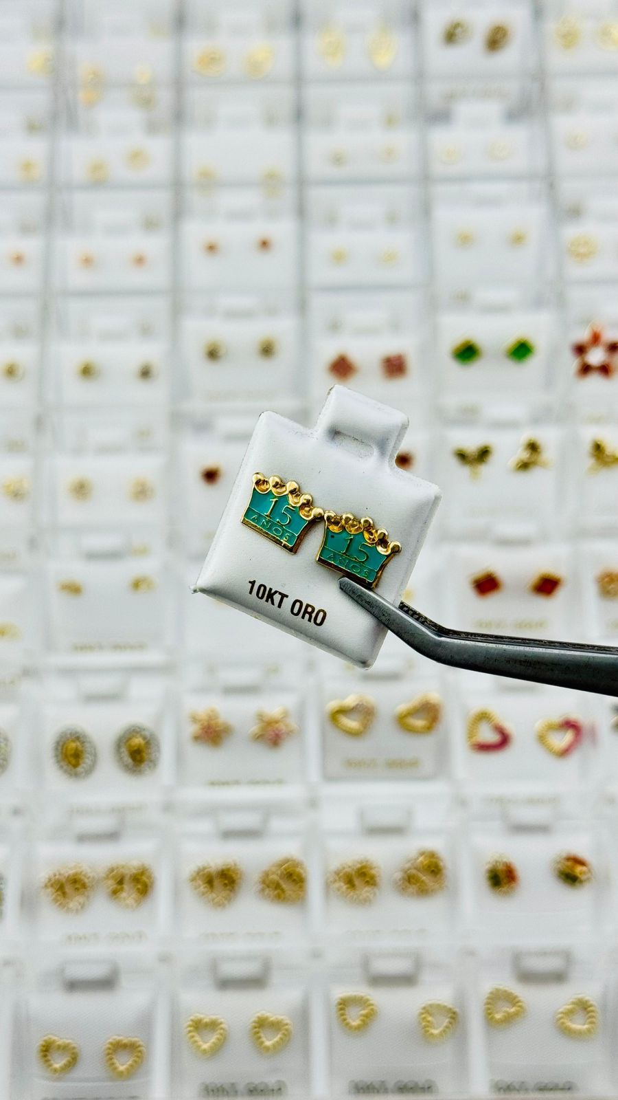 Aretes corona “15 años” en Oro 10K