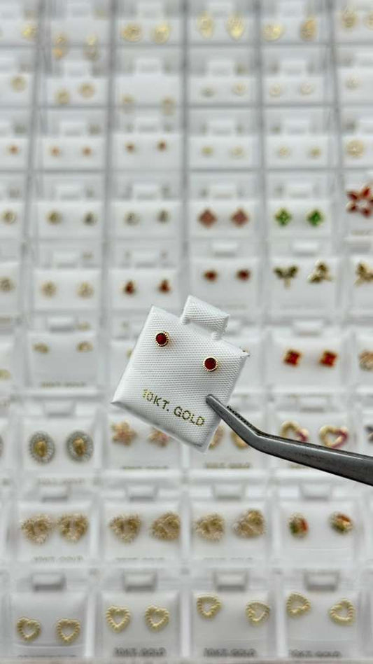 Aretes de bolita roja en Oro 10K