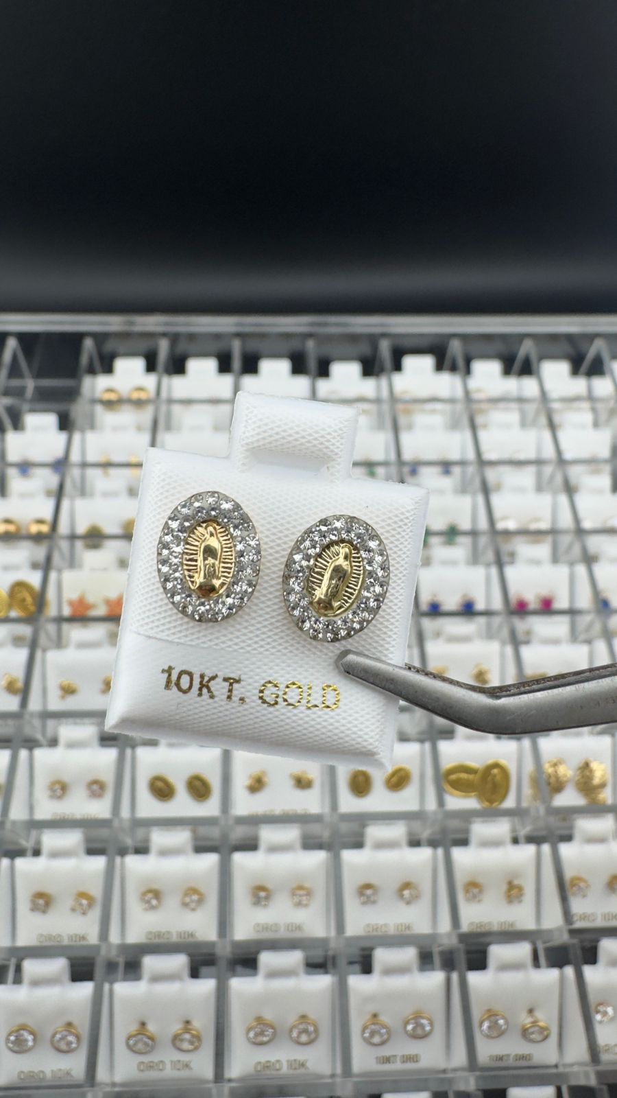 Aretes de la Virgen con circonias en Oro 10K