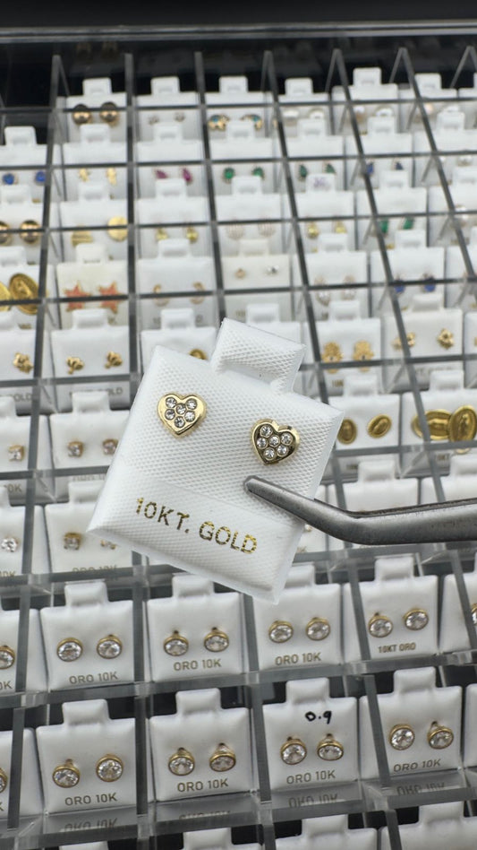 Aretes de corazón con circonias en Oro 10K