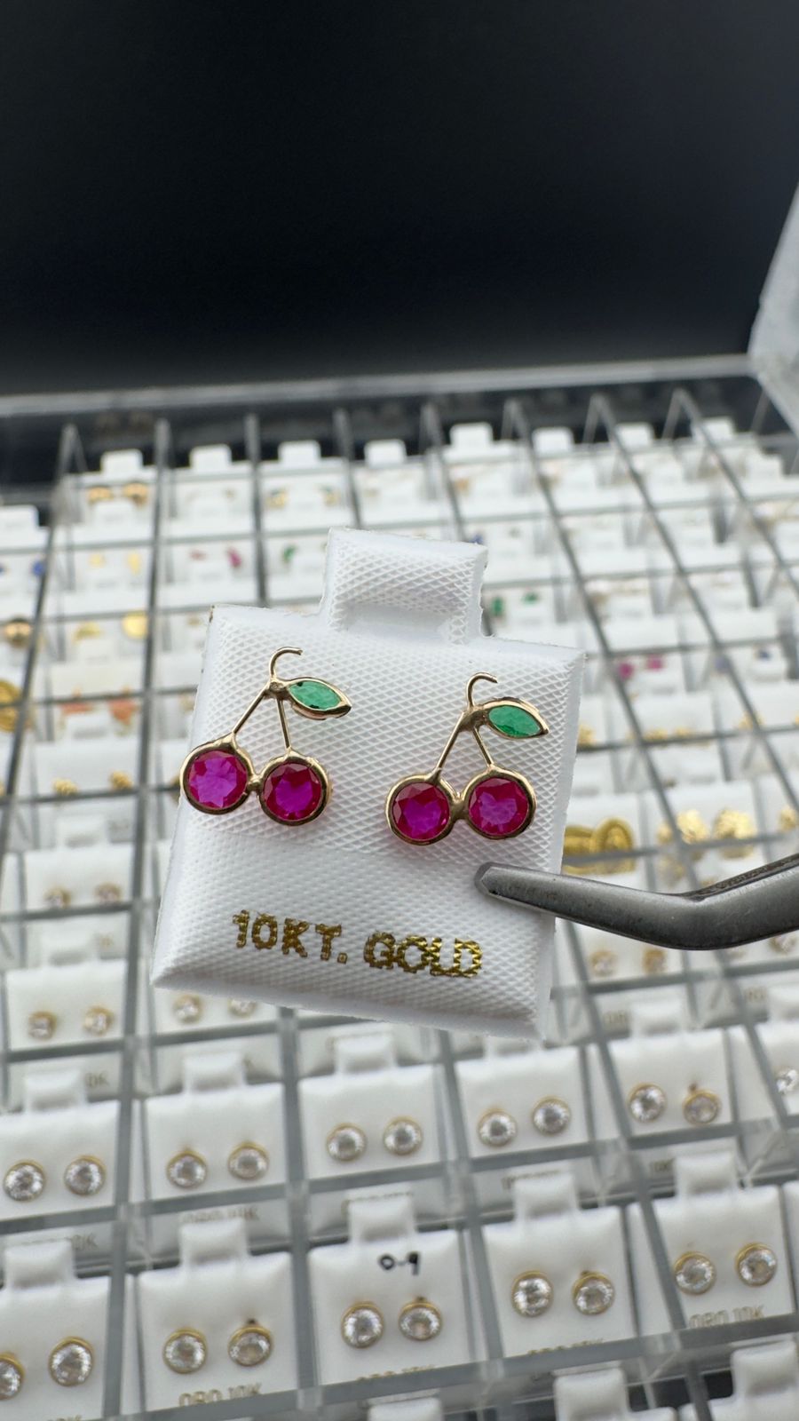 Aretes de cerezas con zirconias en Oro 10K