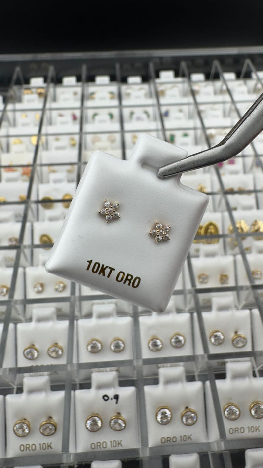 Aretes flor brillante en Oro 10K