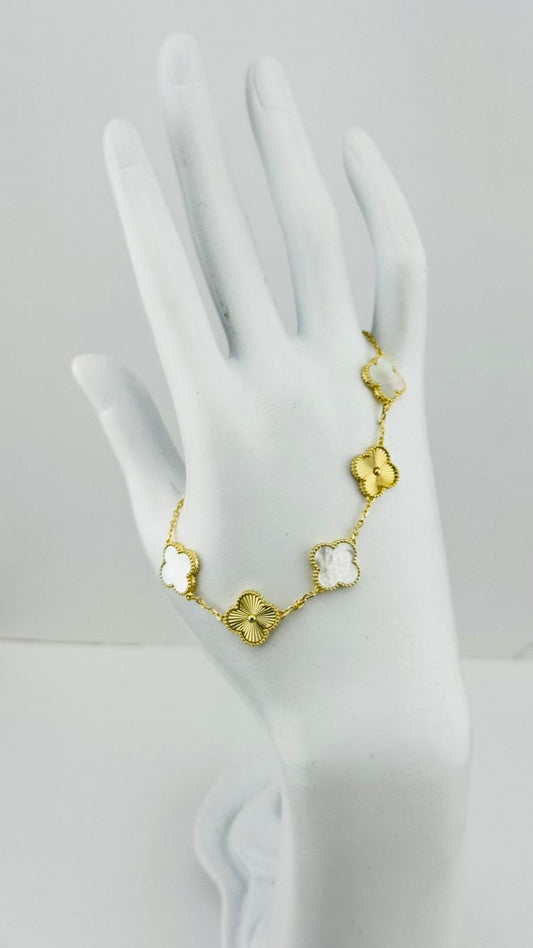 Pulsera trébol nácar en plata con baño de oro