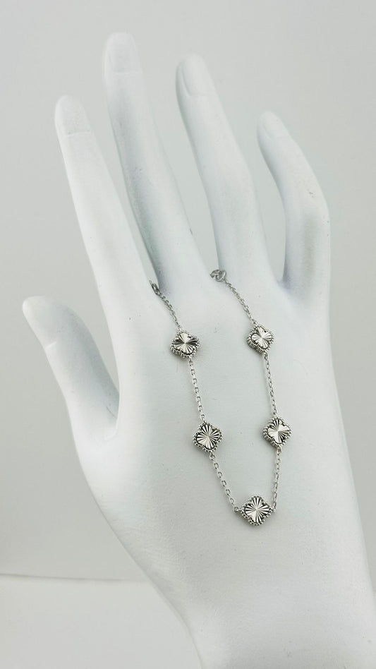 Pulsera Minimalista Tréboles Grabados en Plata