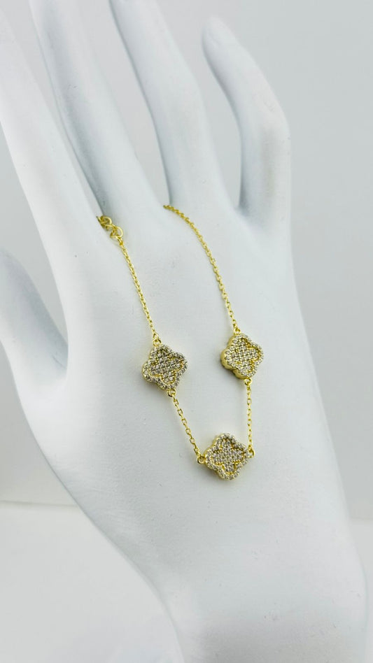 Pulsera Delicada de Tres Tréboles Brillantes