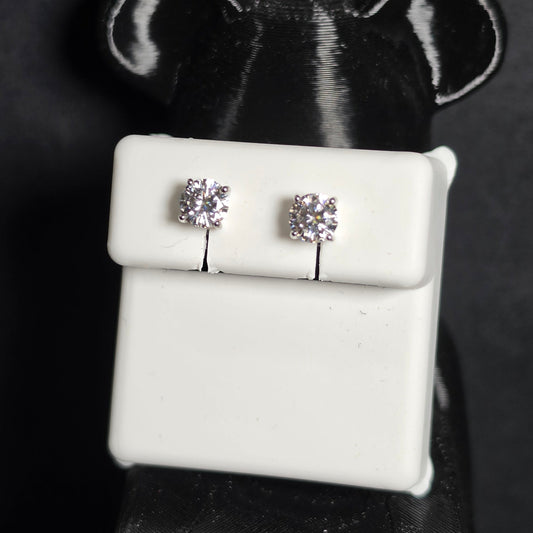Aretes Clásicos 0.90 CTW con Moissanita VVS en Plata 925